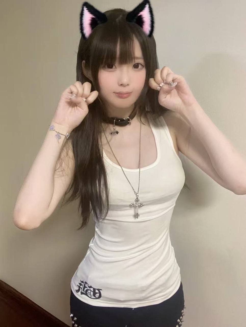 142643