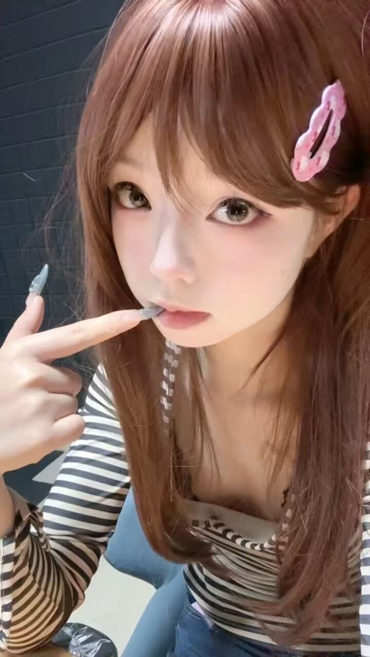 142697