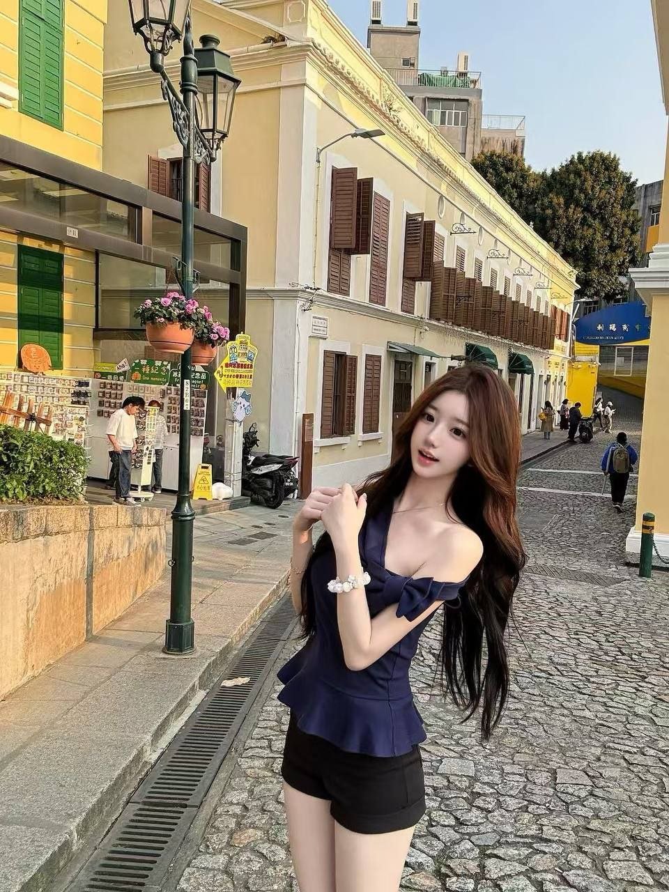 143999