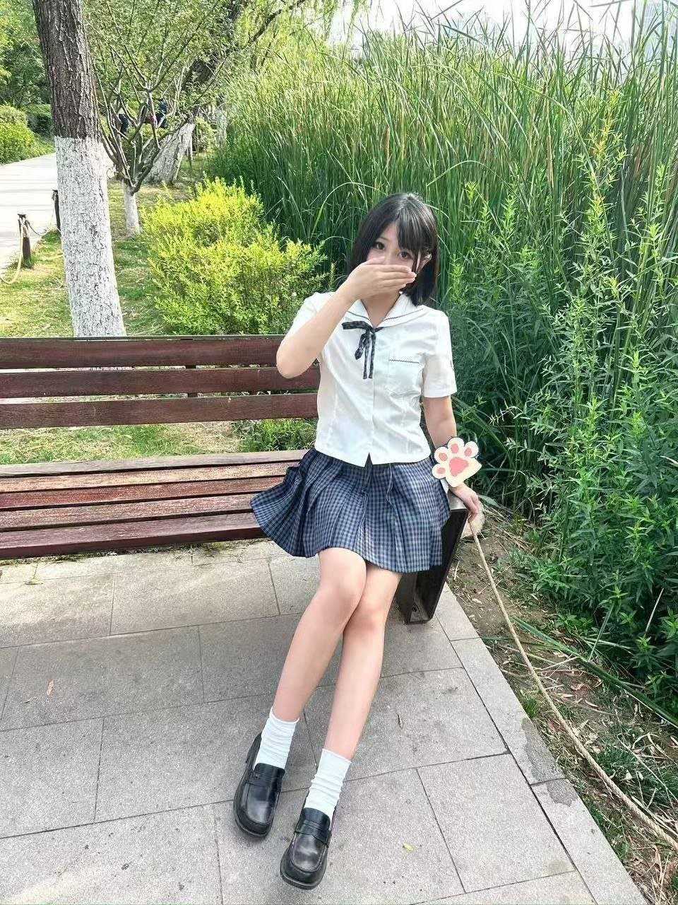 144001