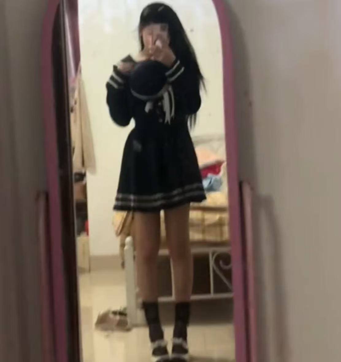 144135