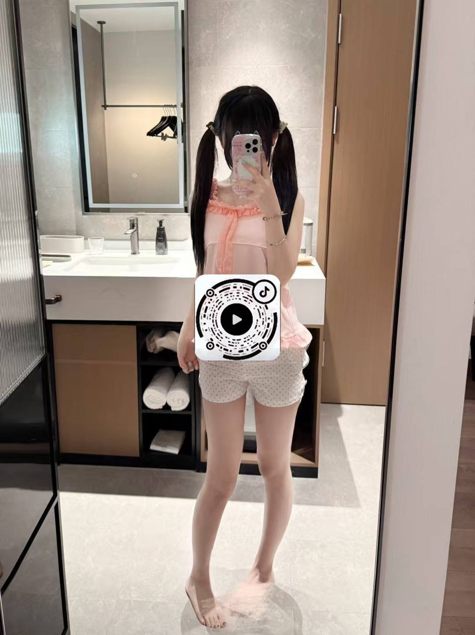 146733