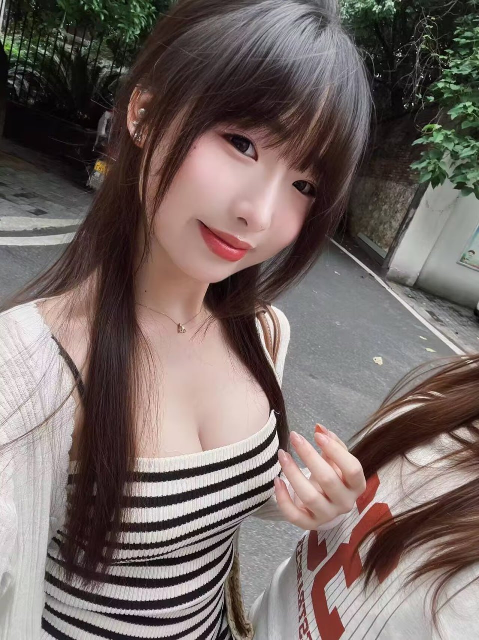 146811