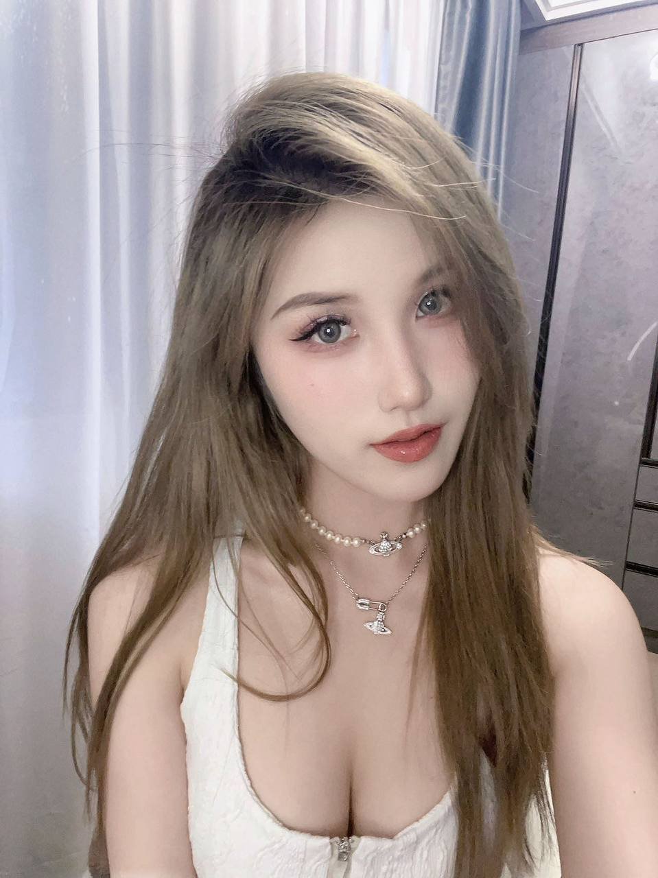 147028