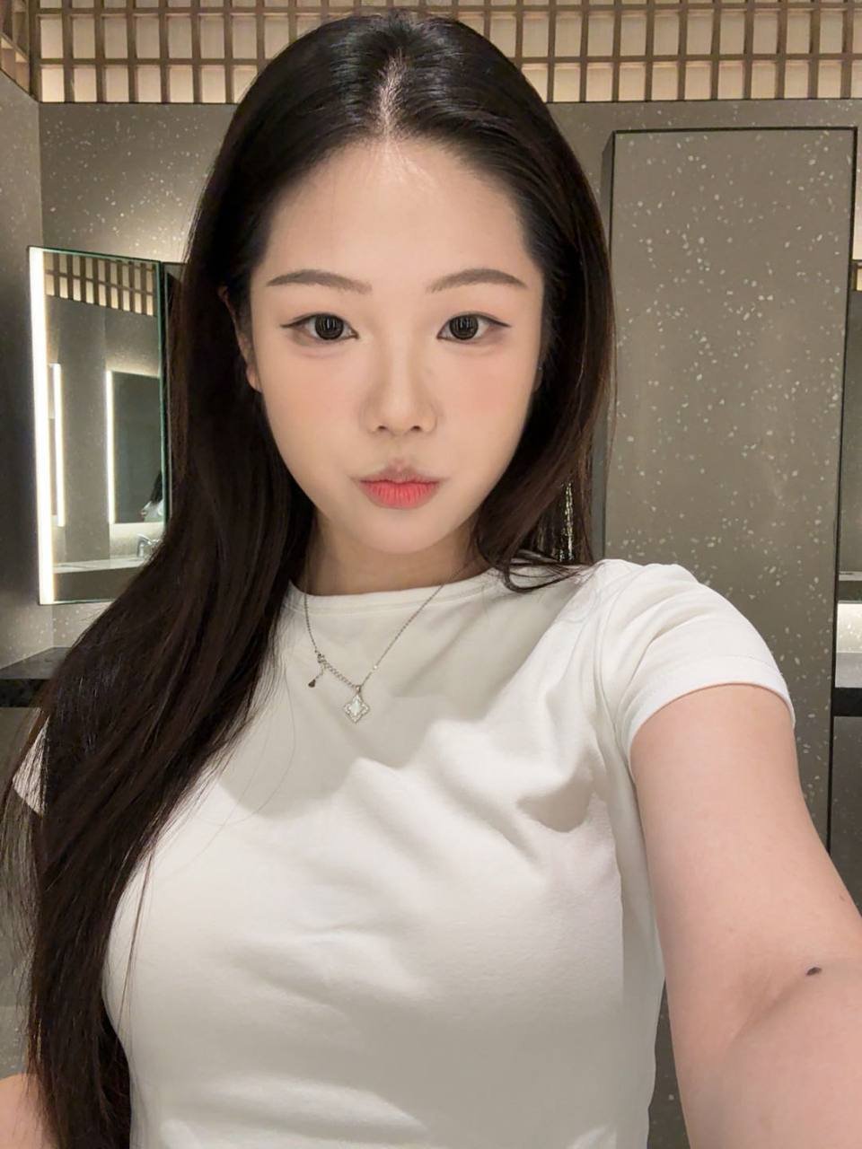 147032