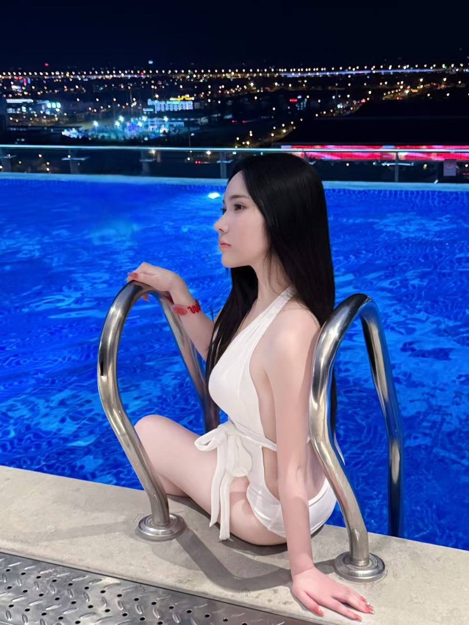 147041
