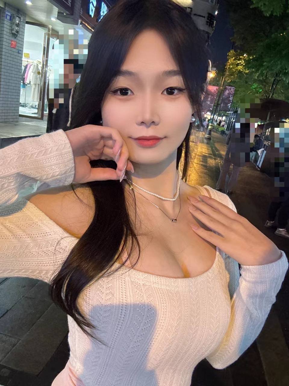 147057