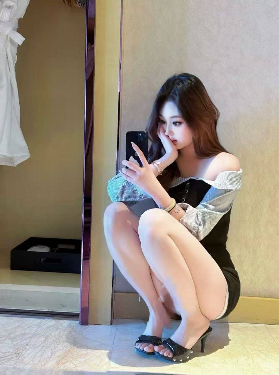 147081