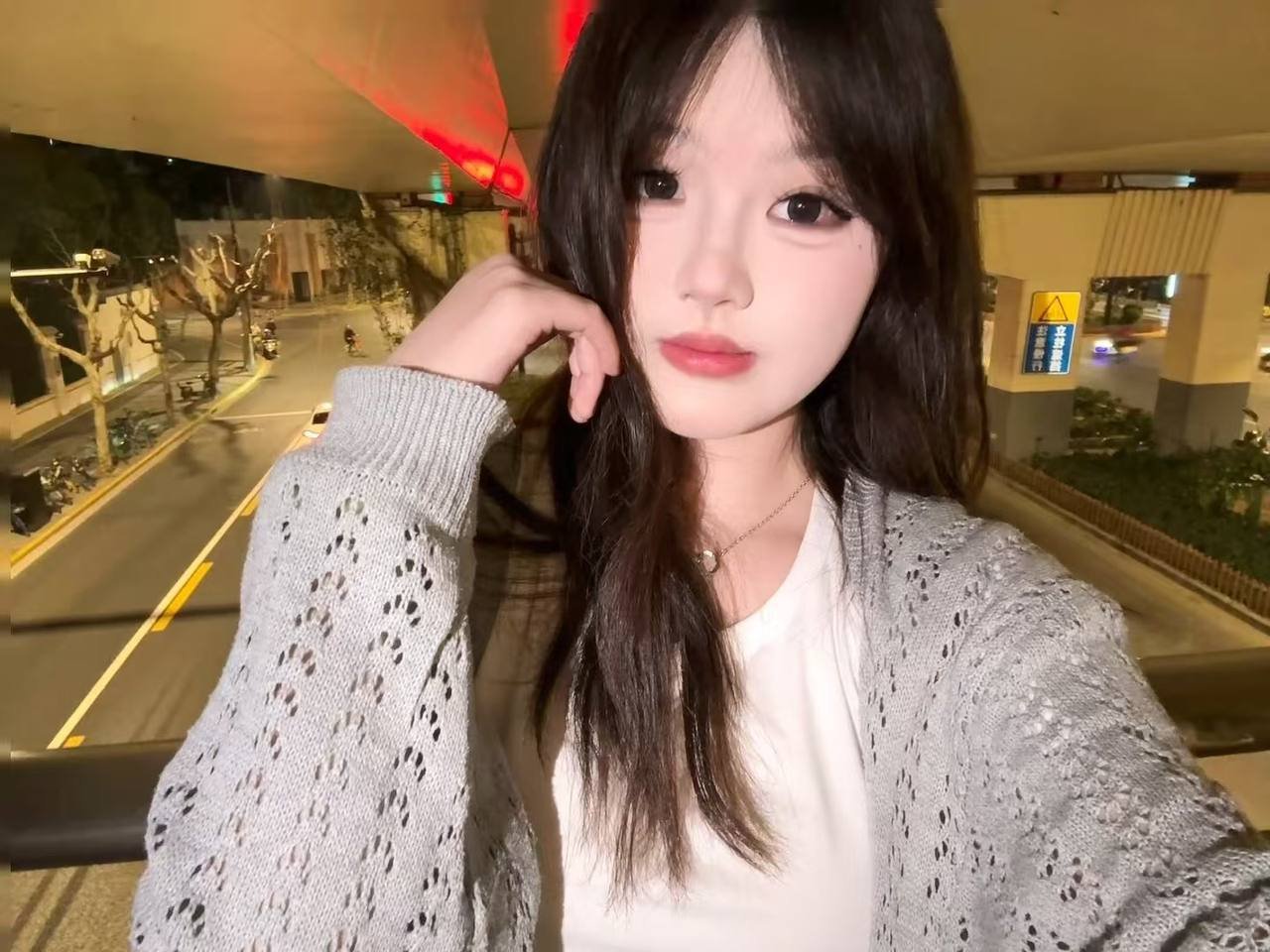 147103