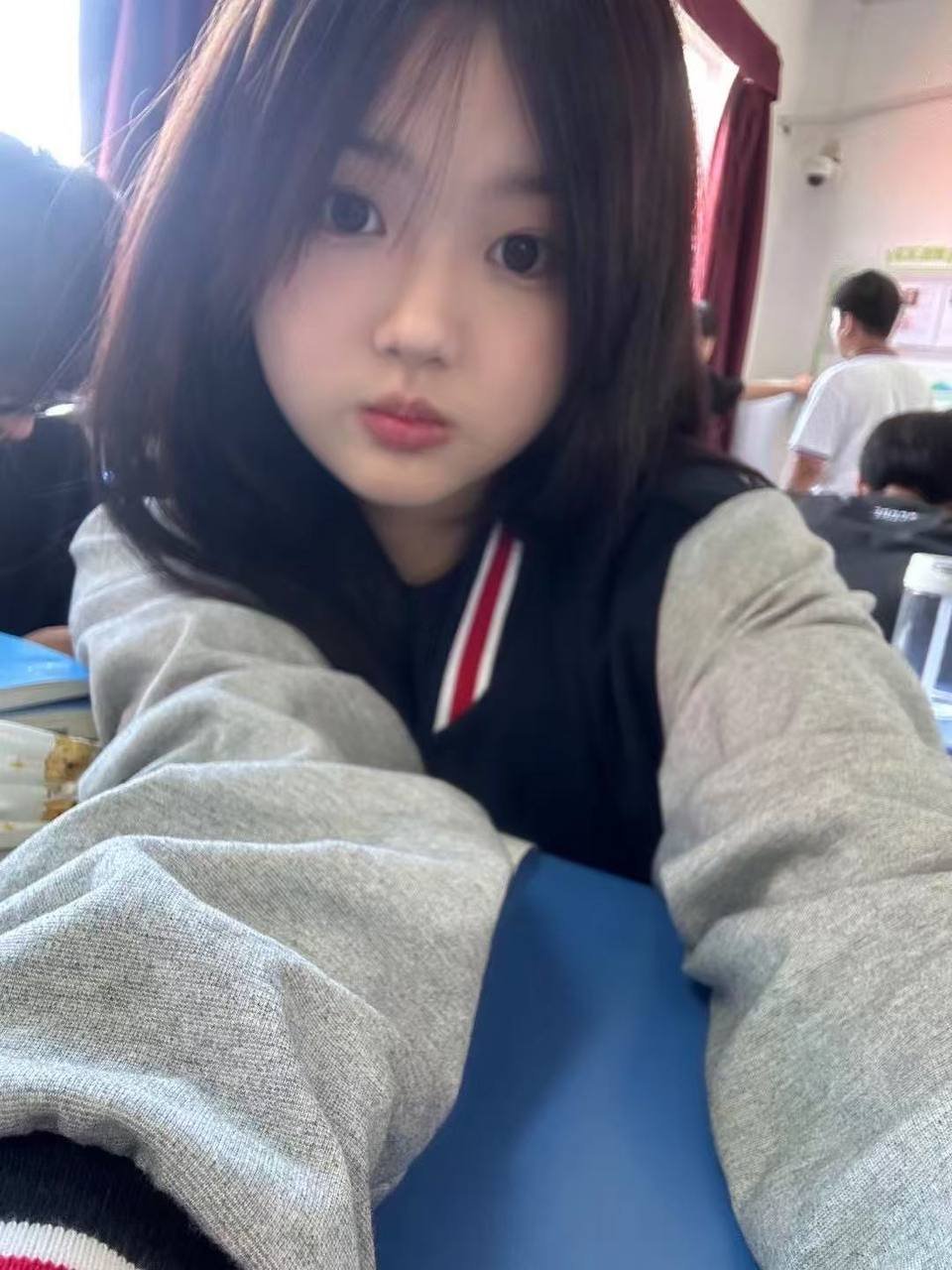 147103