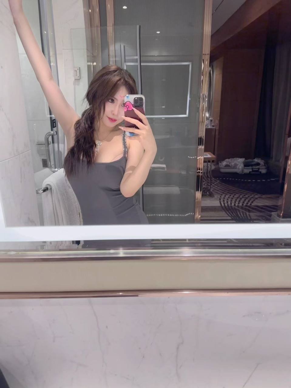147105