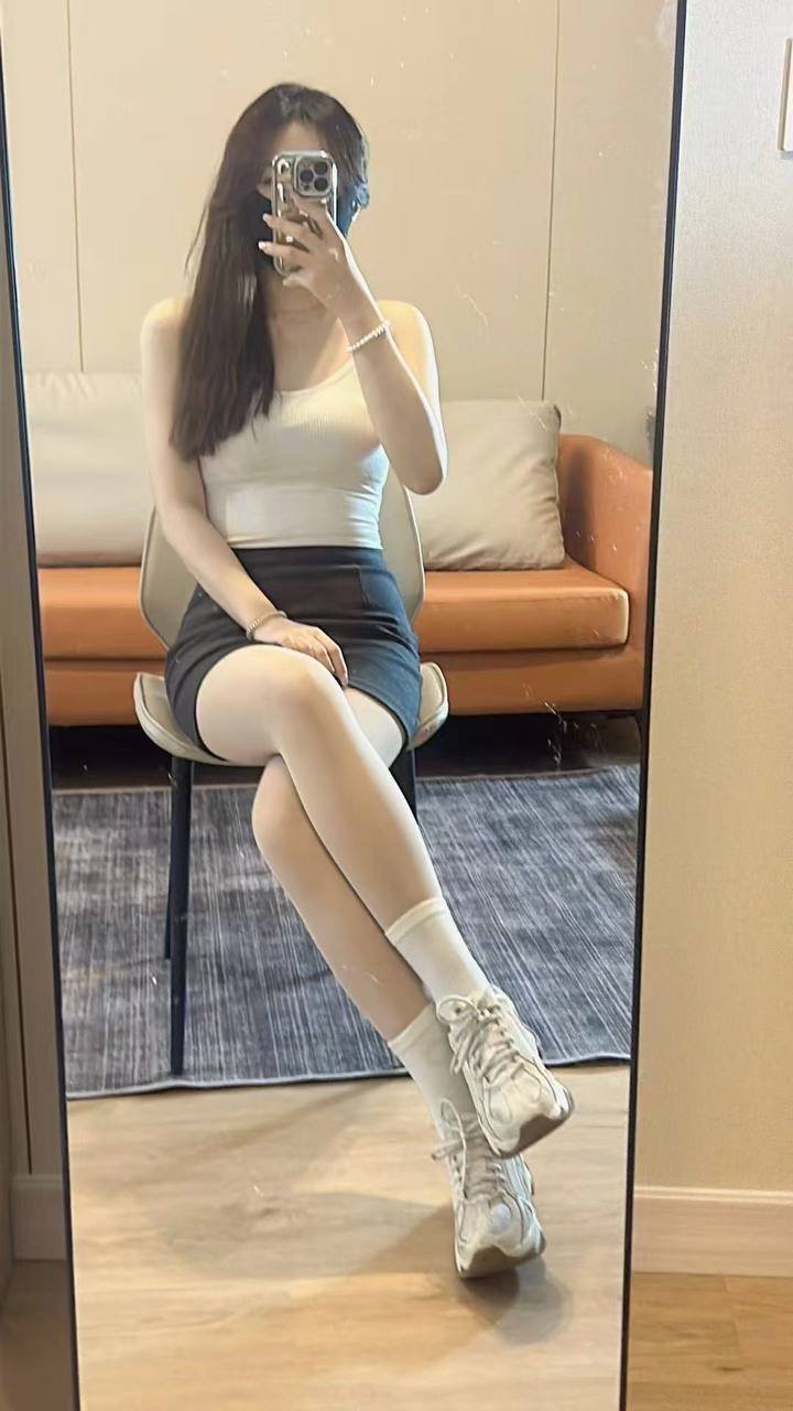 148070