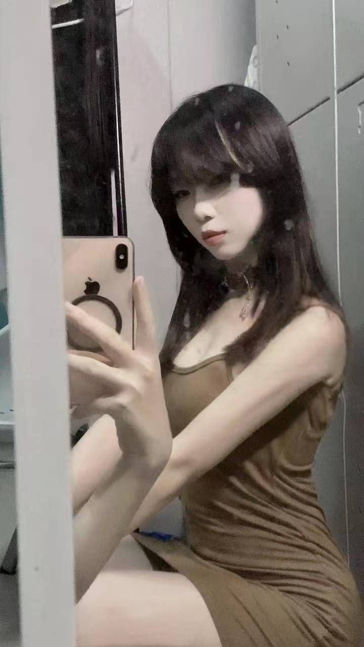 148104