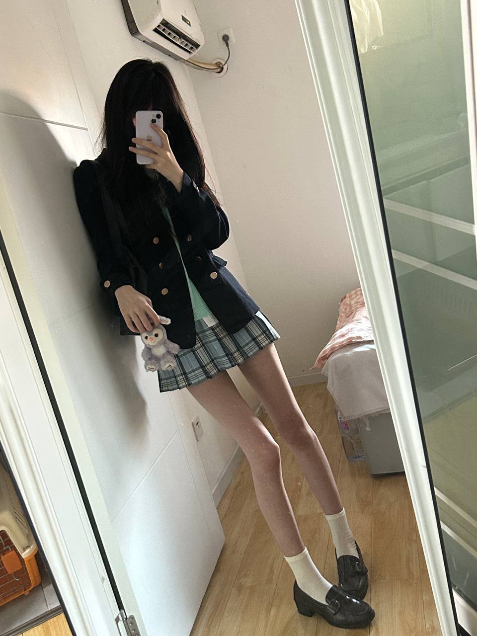 148114