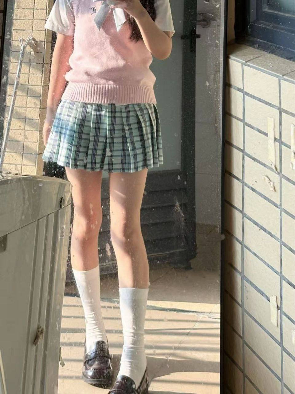 148143