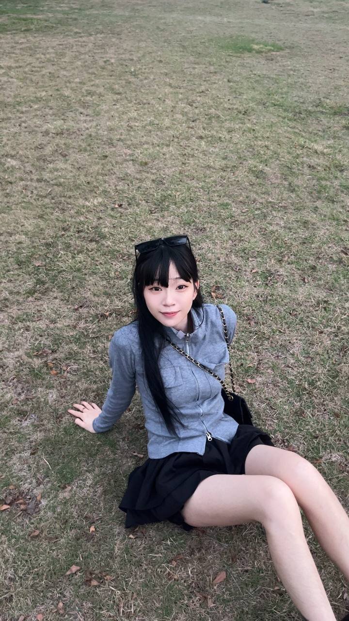 149387