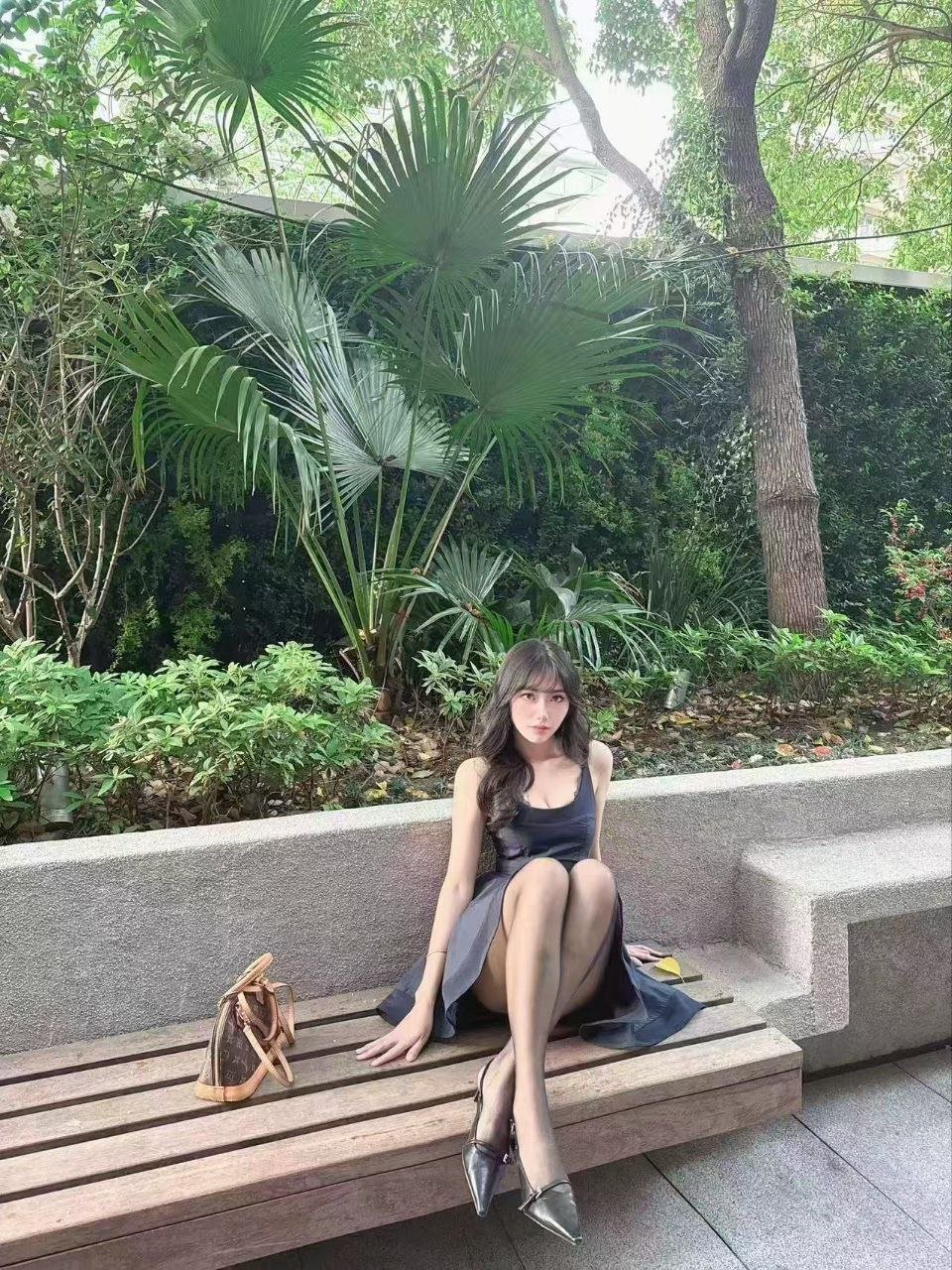 151050