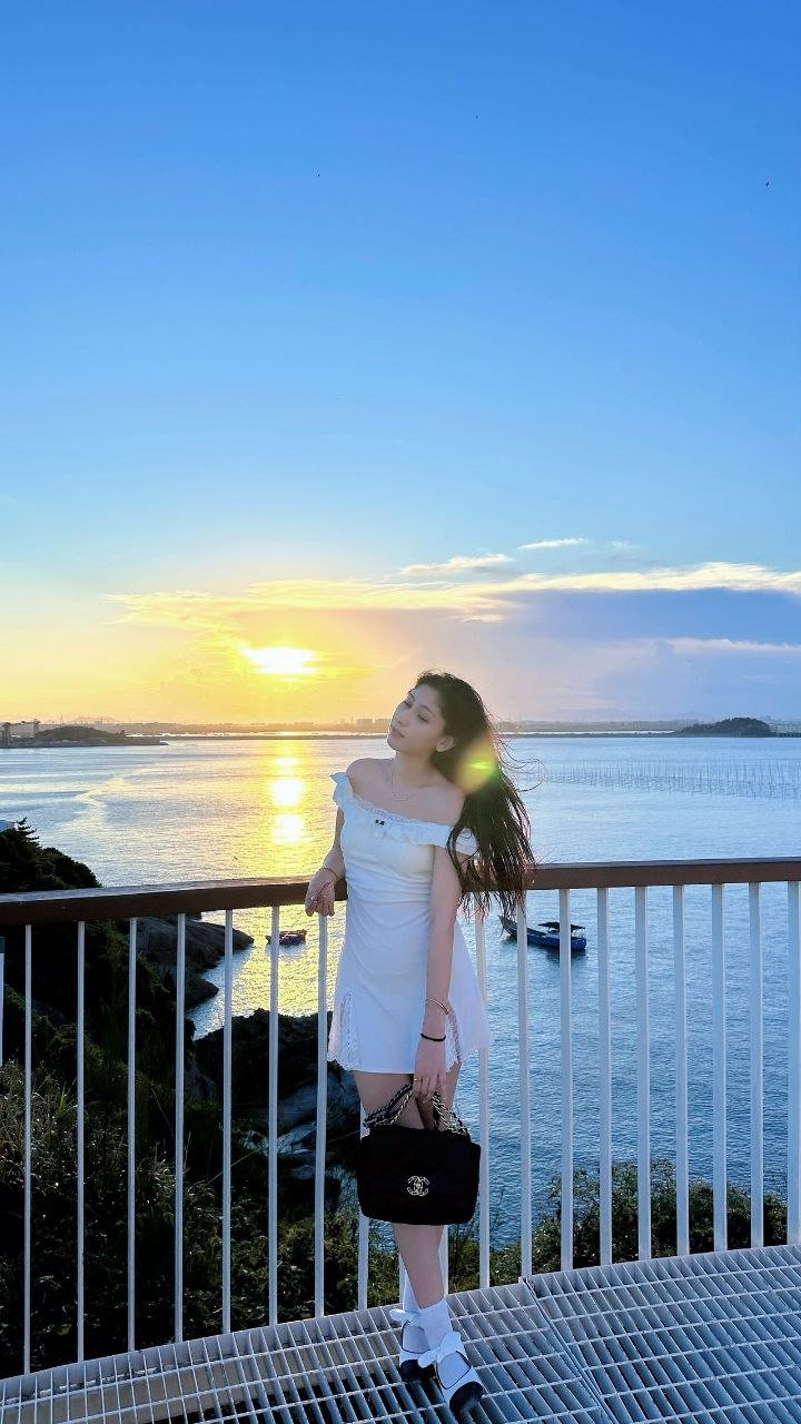151082