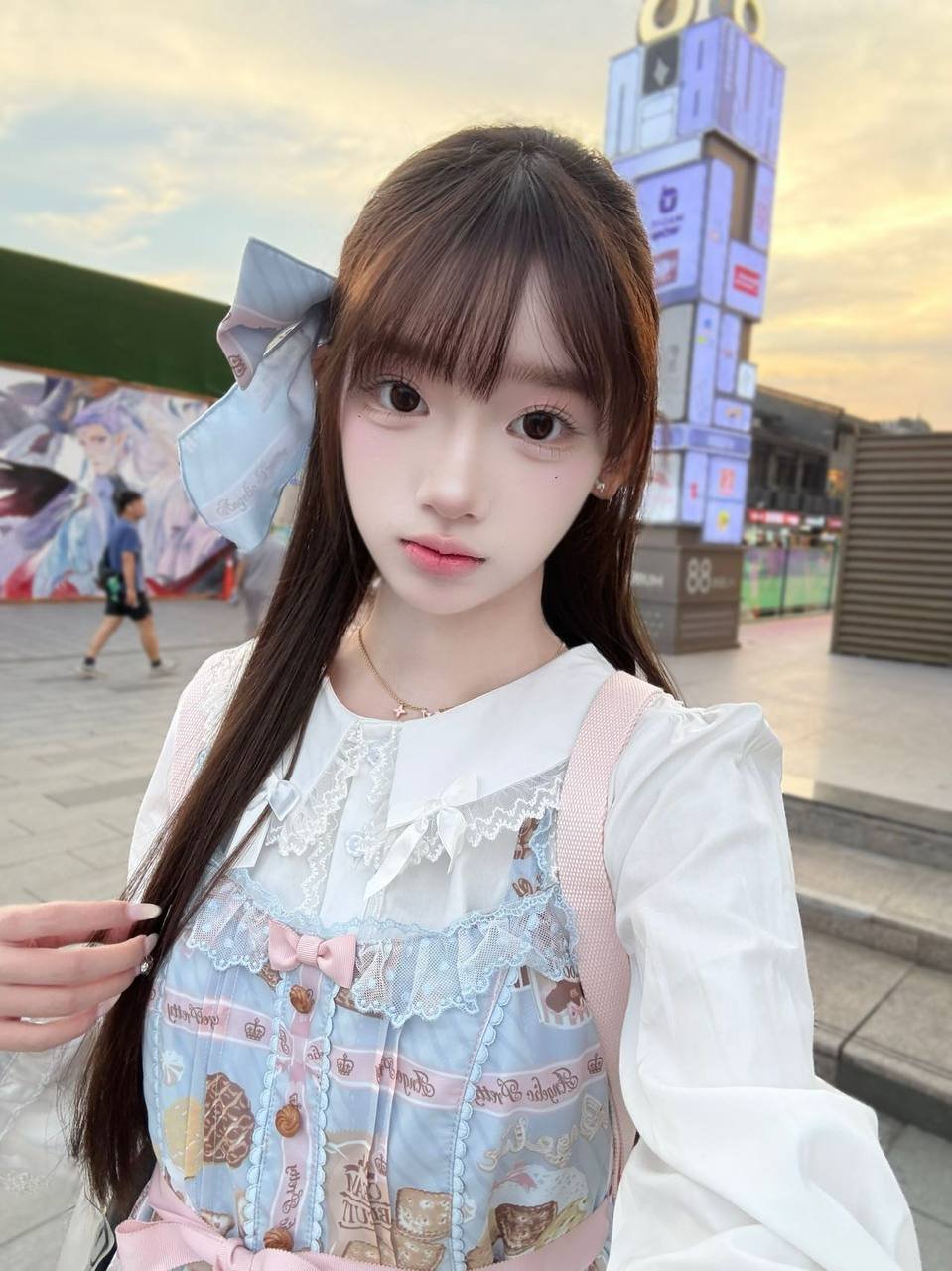 151160
