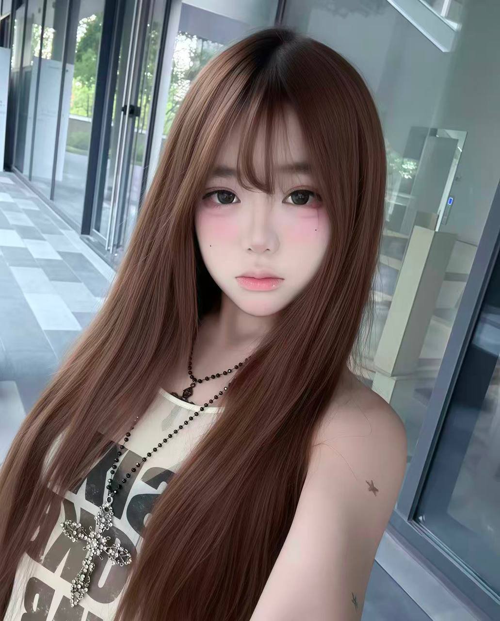 152047