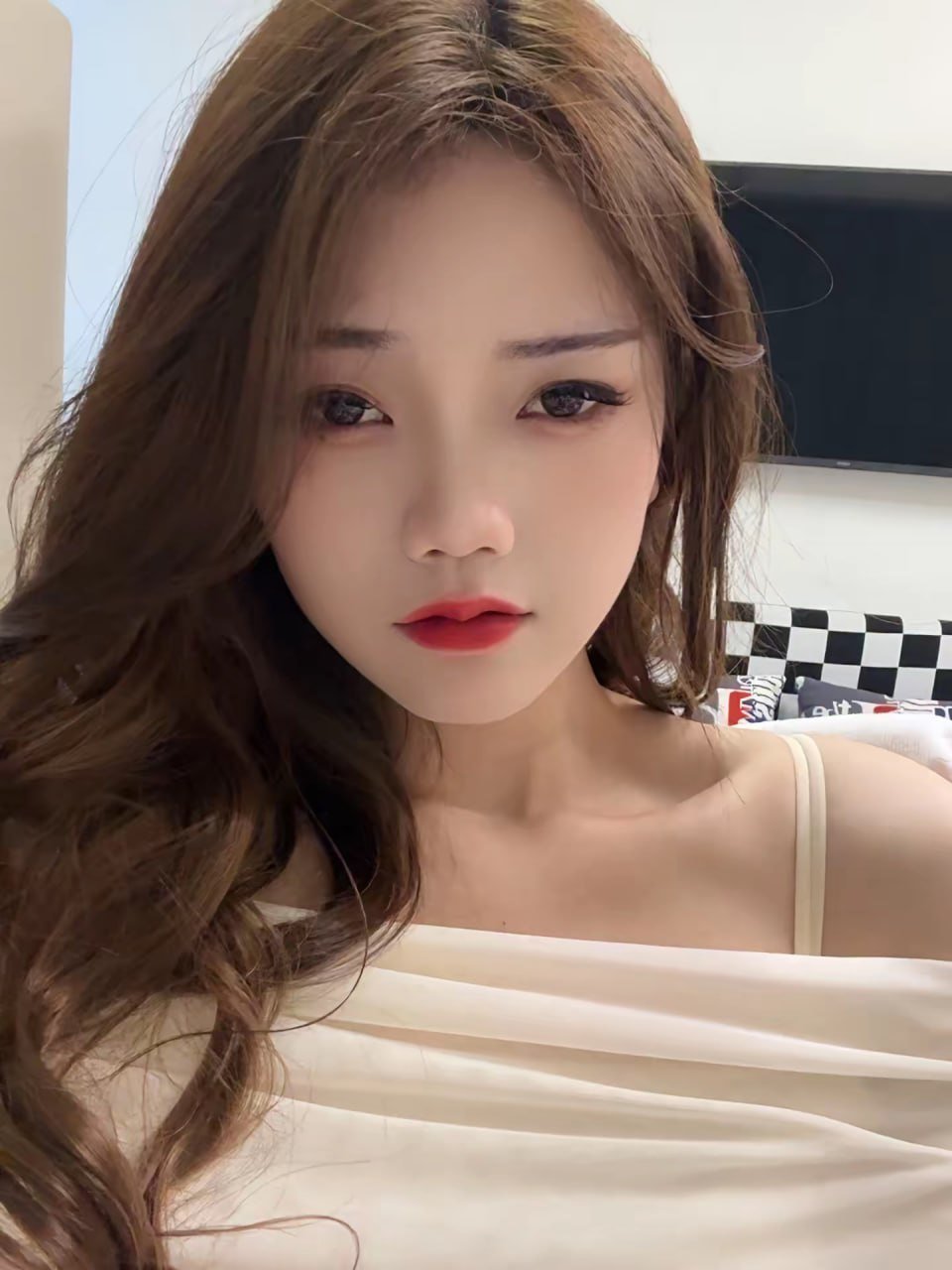 152052