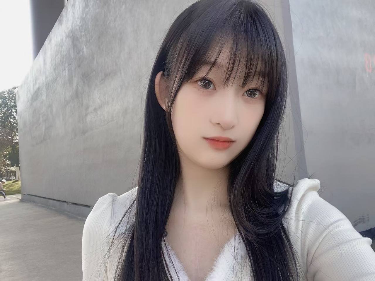 152058