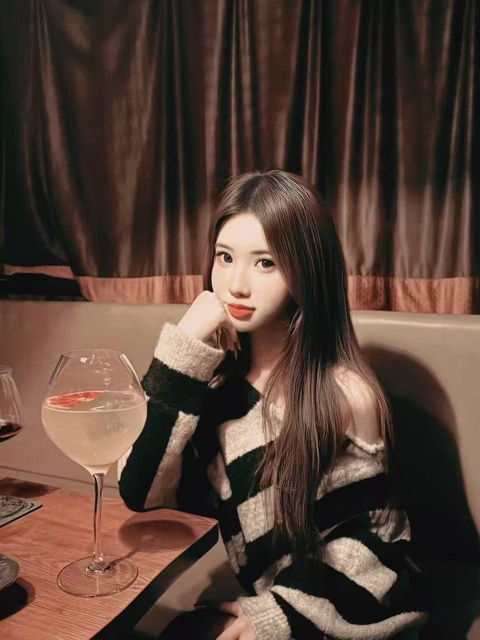 152084