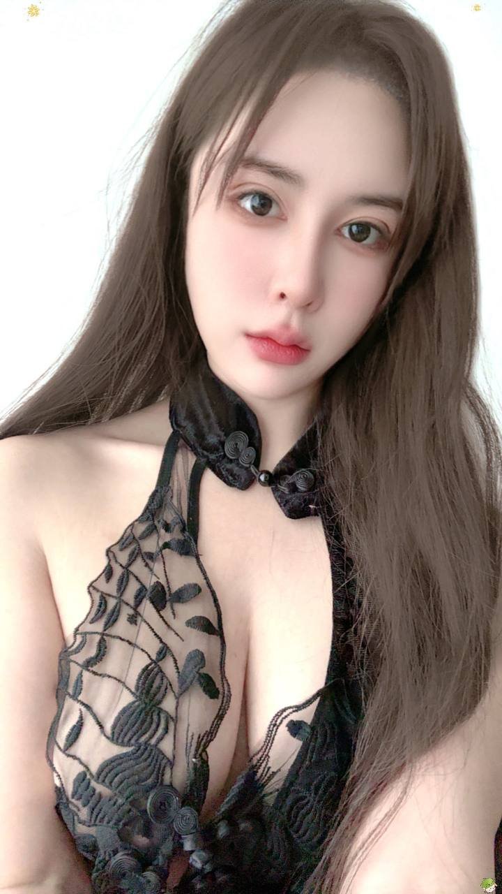 152403