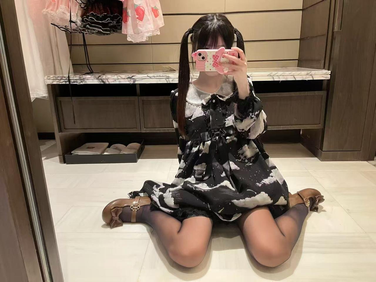 152429