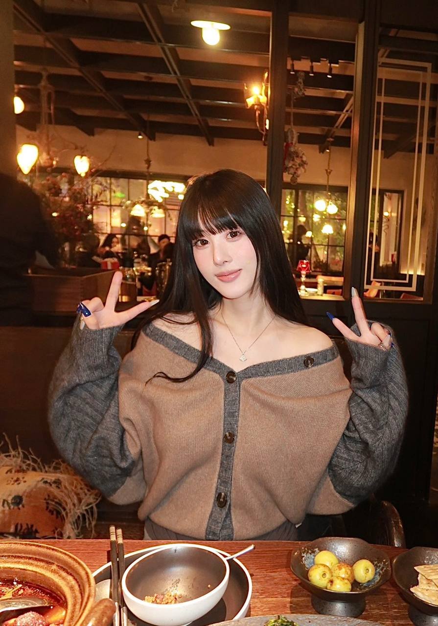 152592