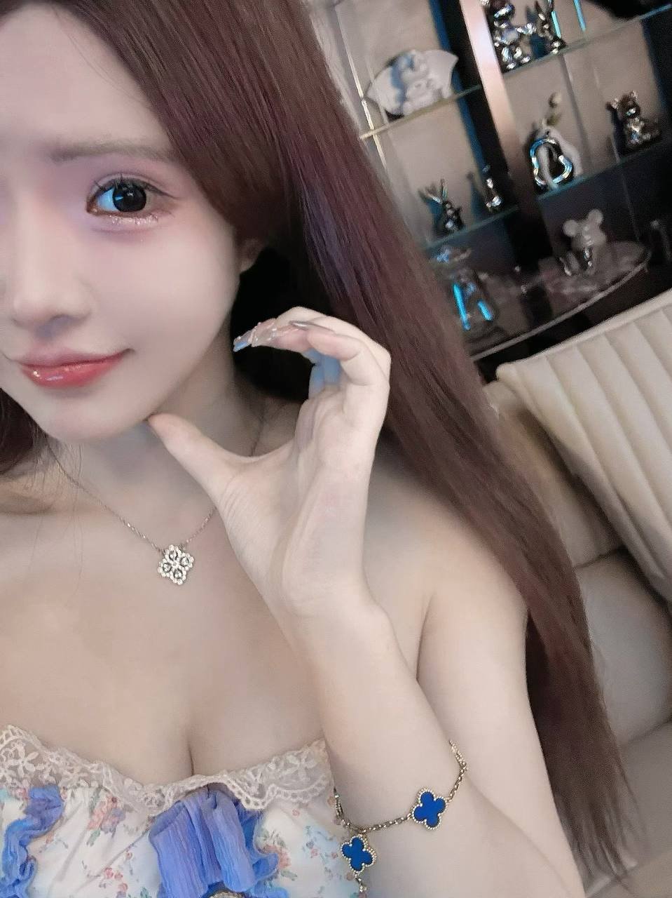 152607