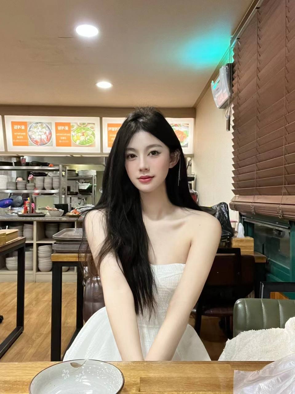 152631