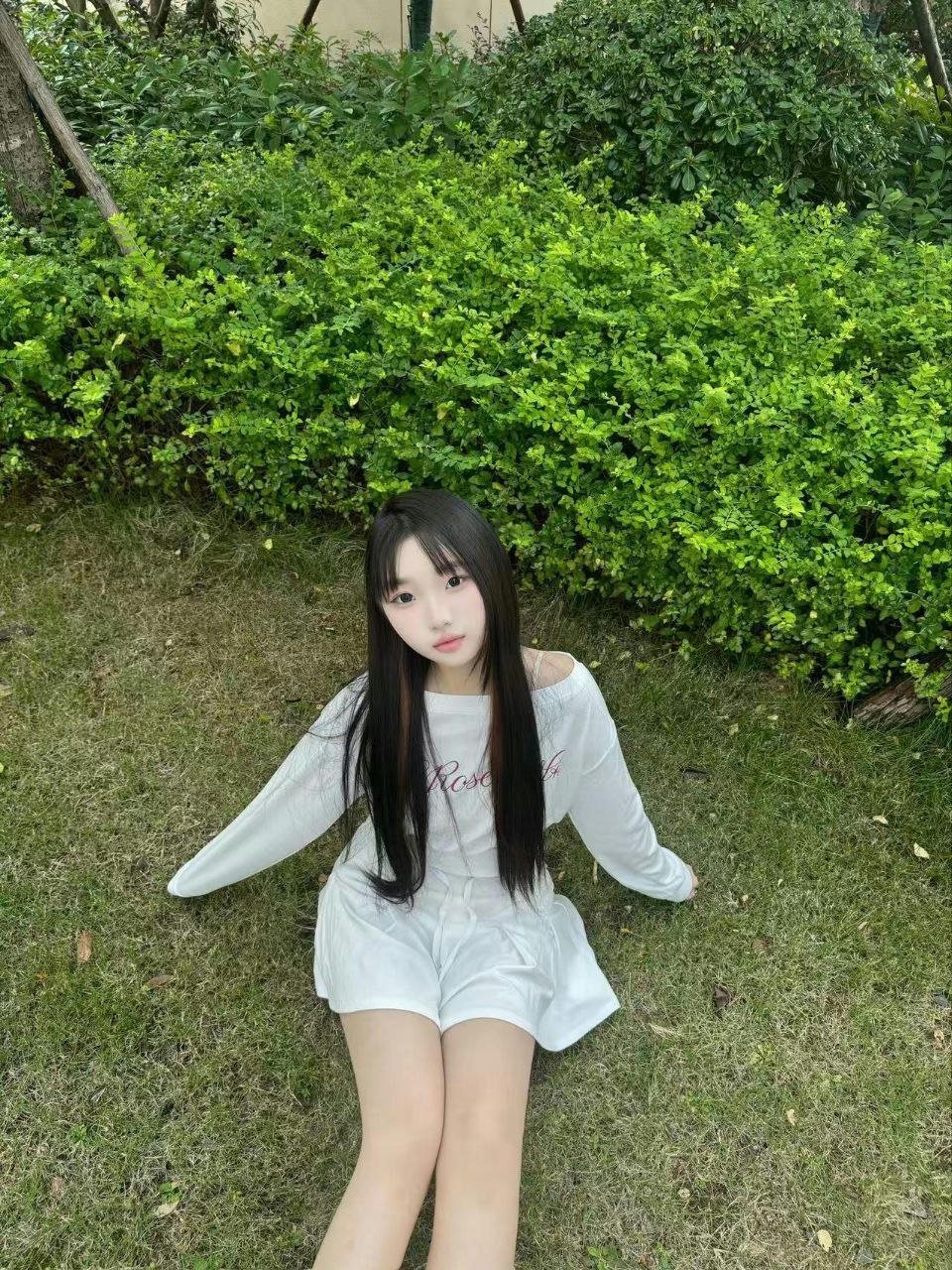 153152