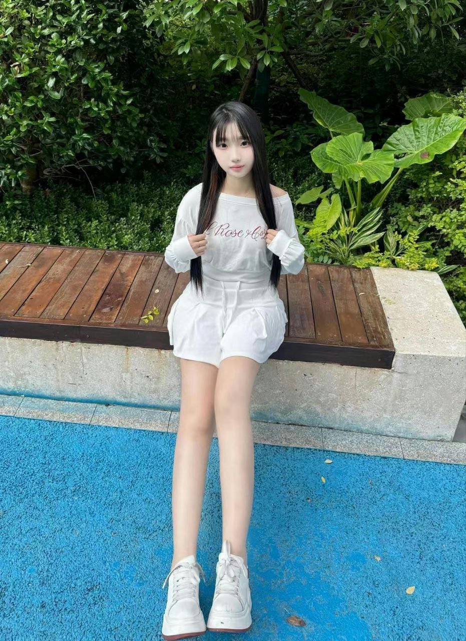 153152