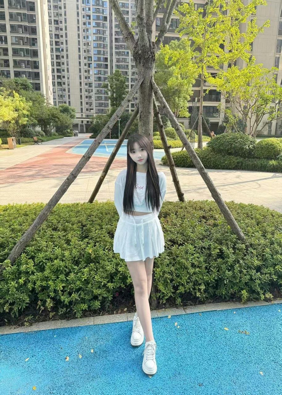 153152