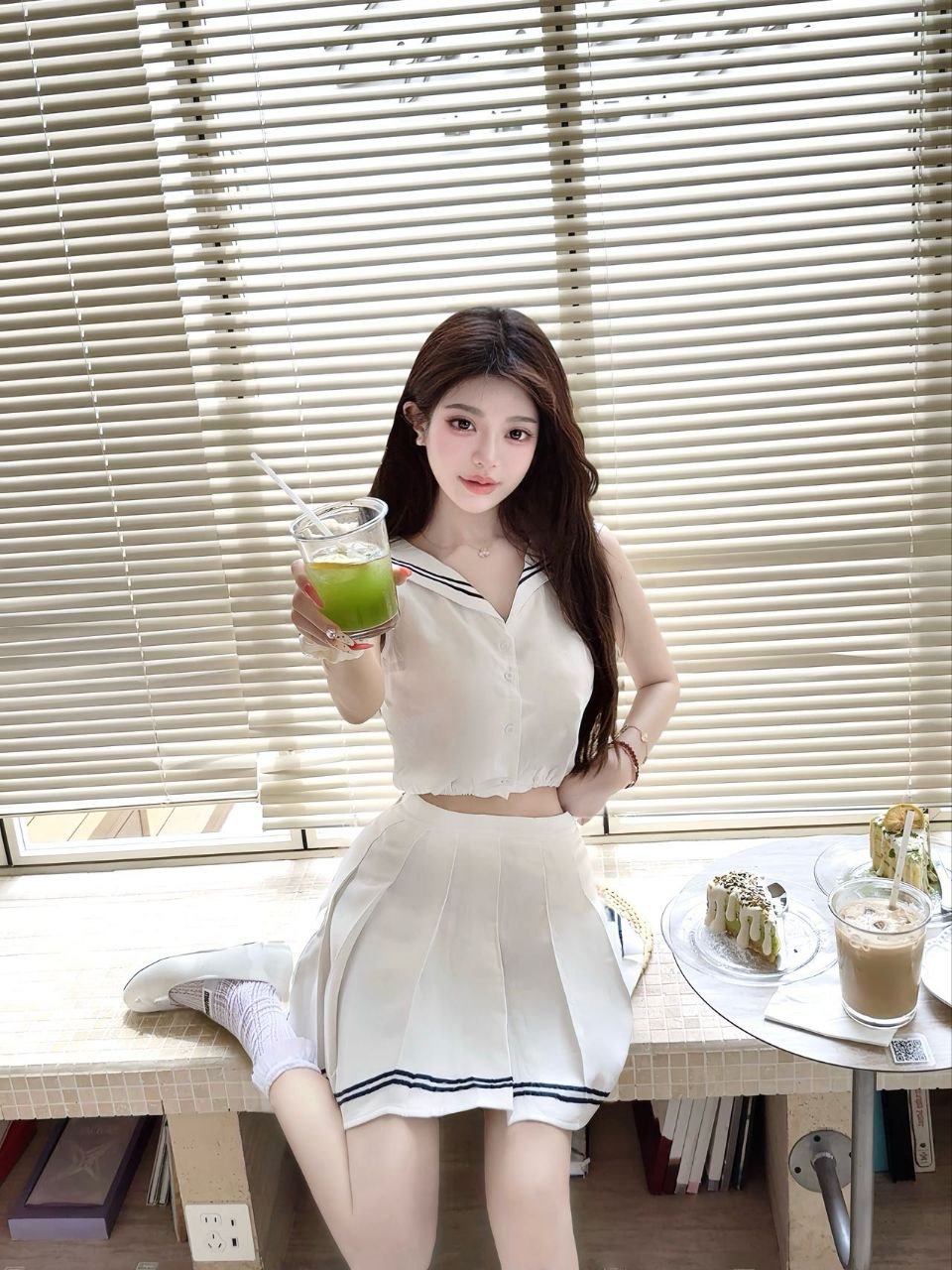 153180