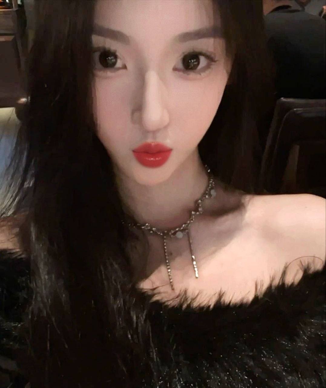 153240