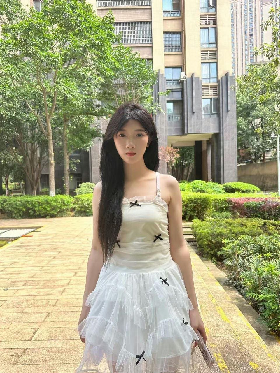 153318