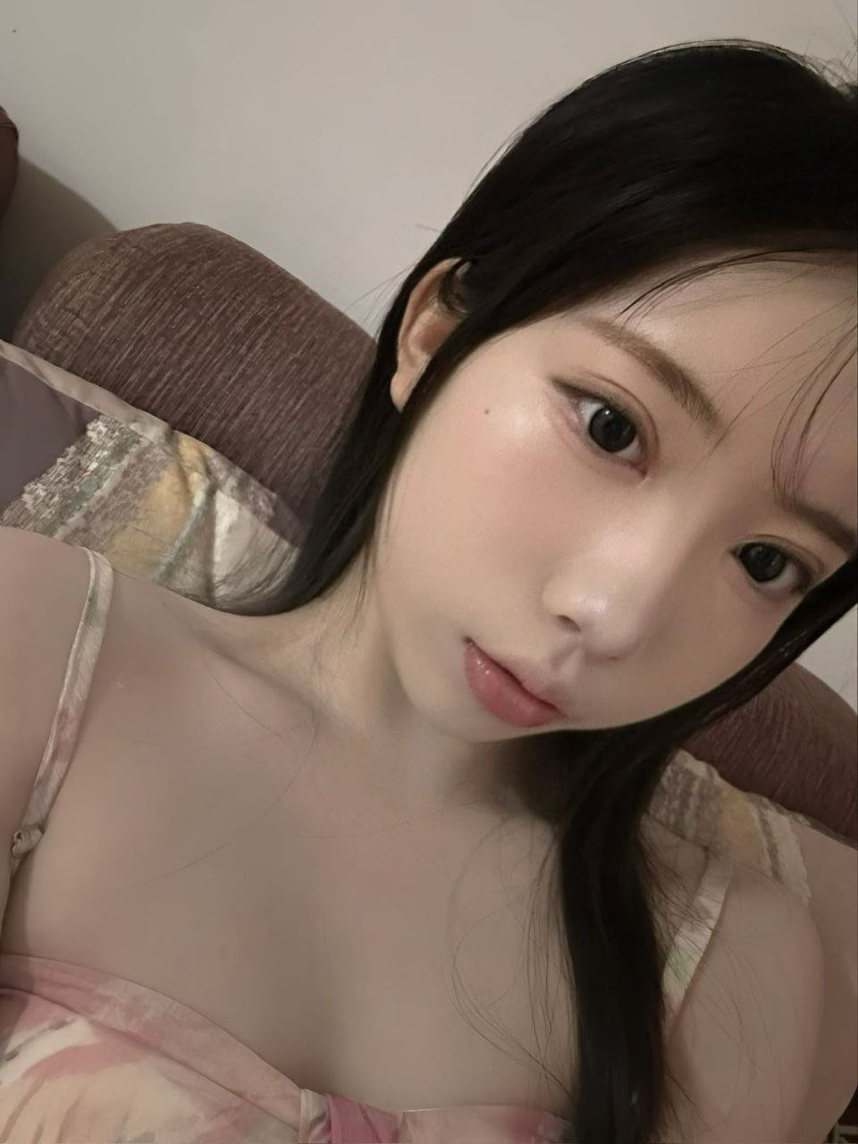 153427