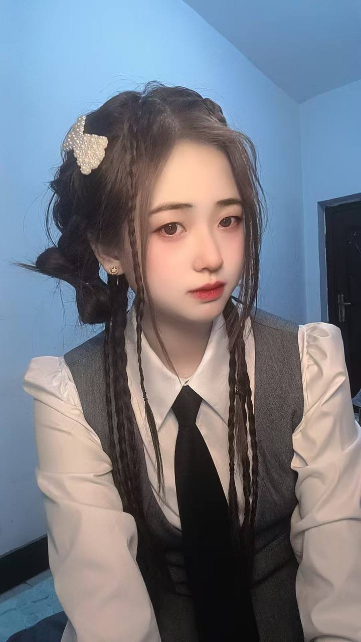 153896