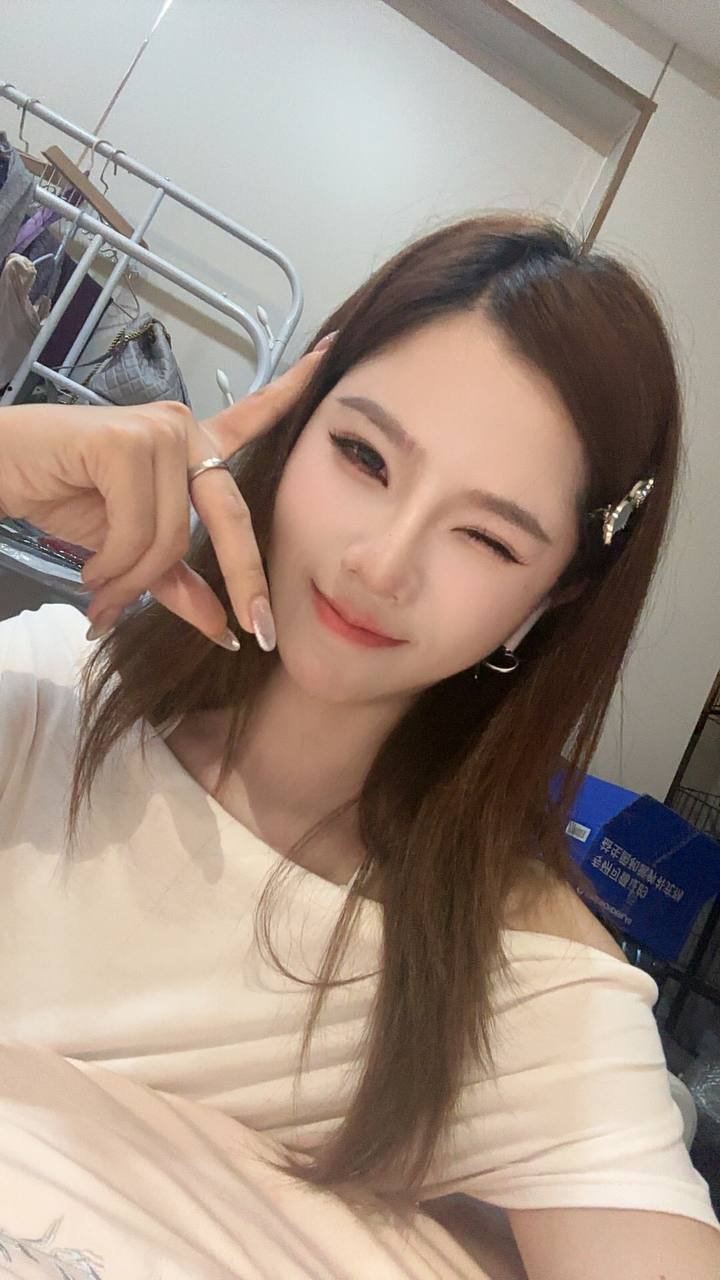 153990