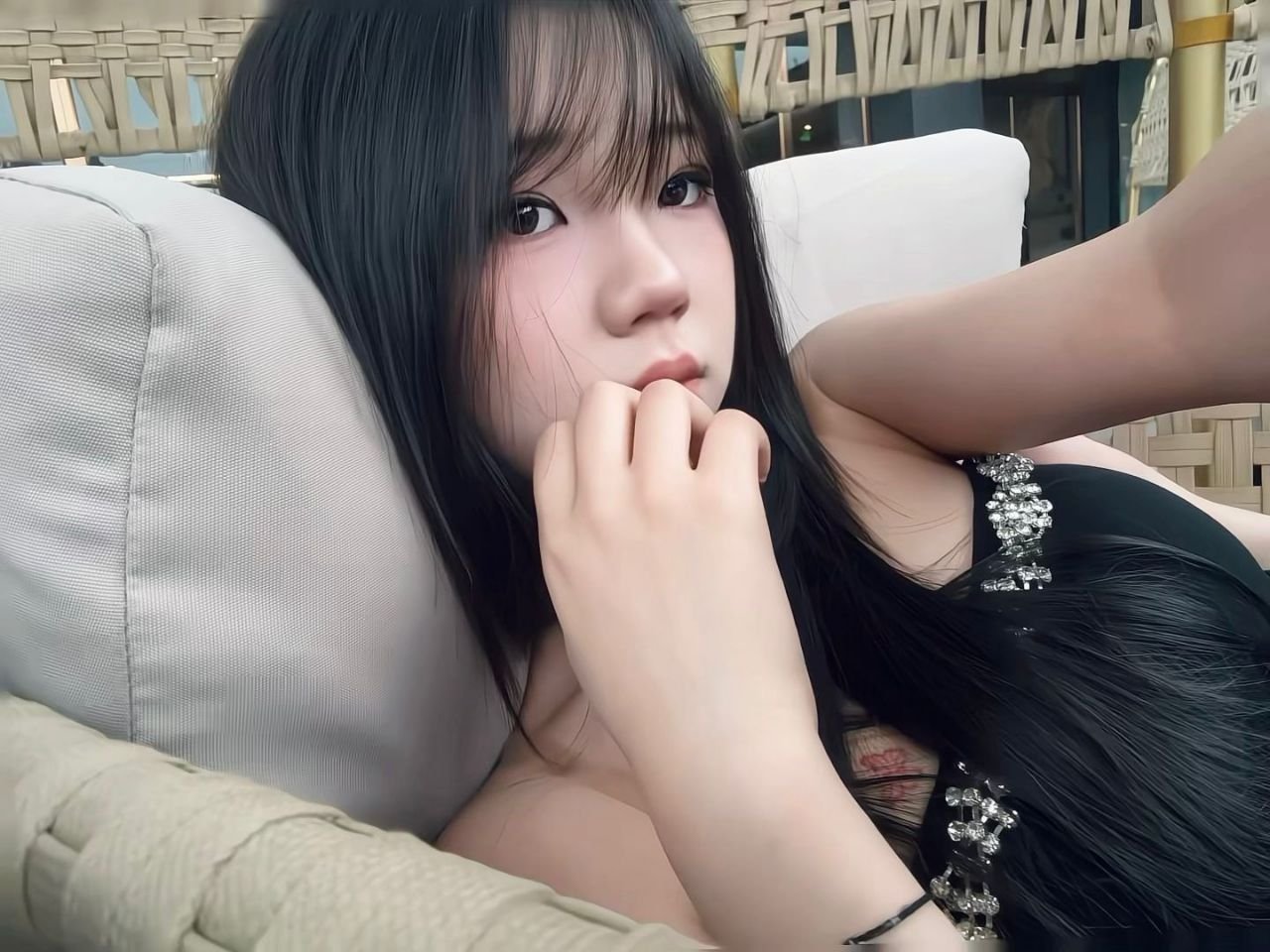 154040