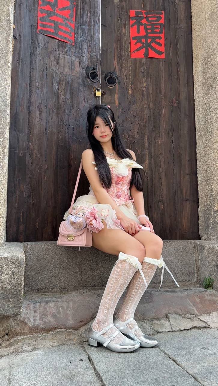 154050