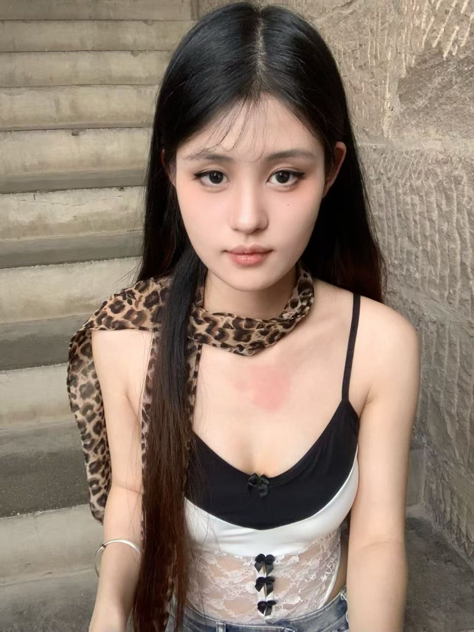 154074