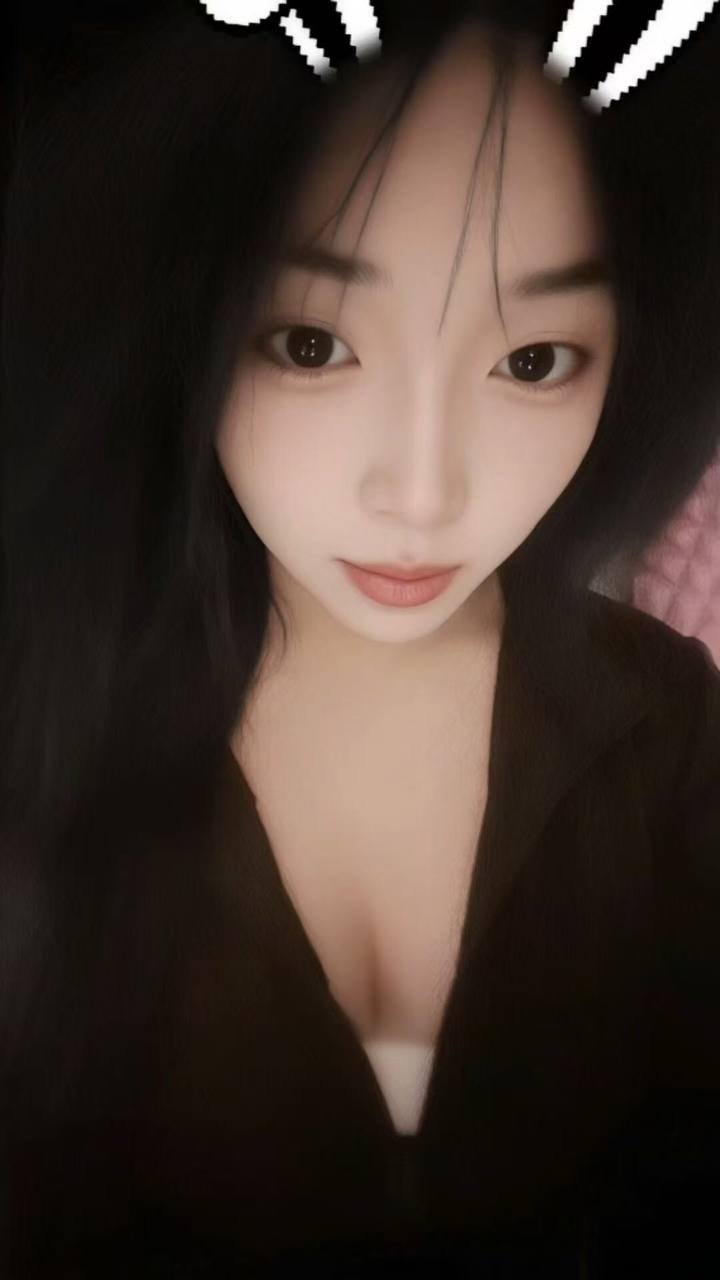 154084