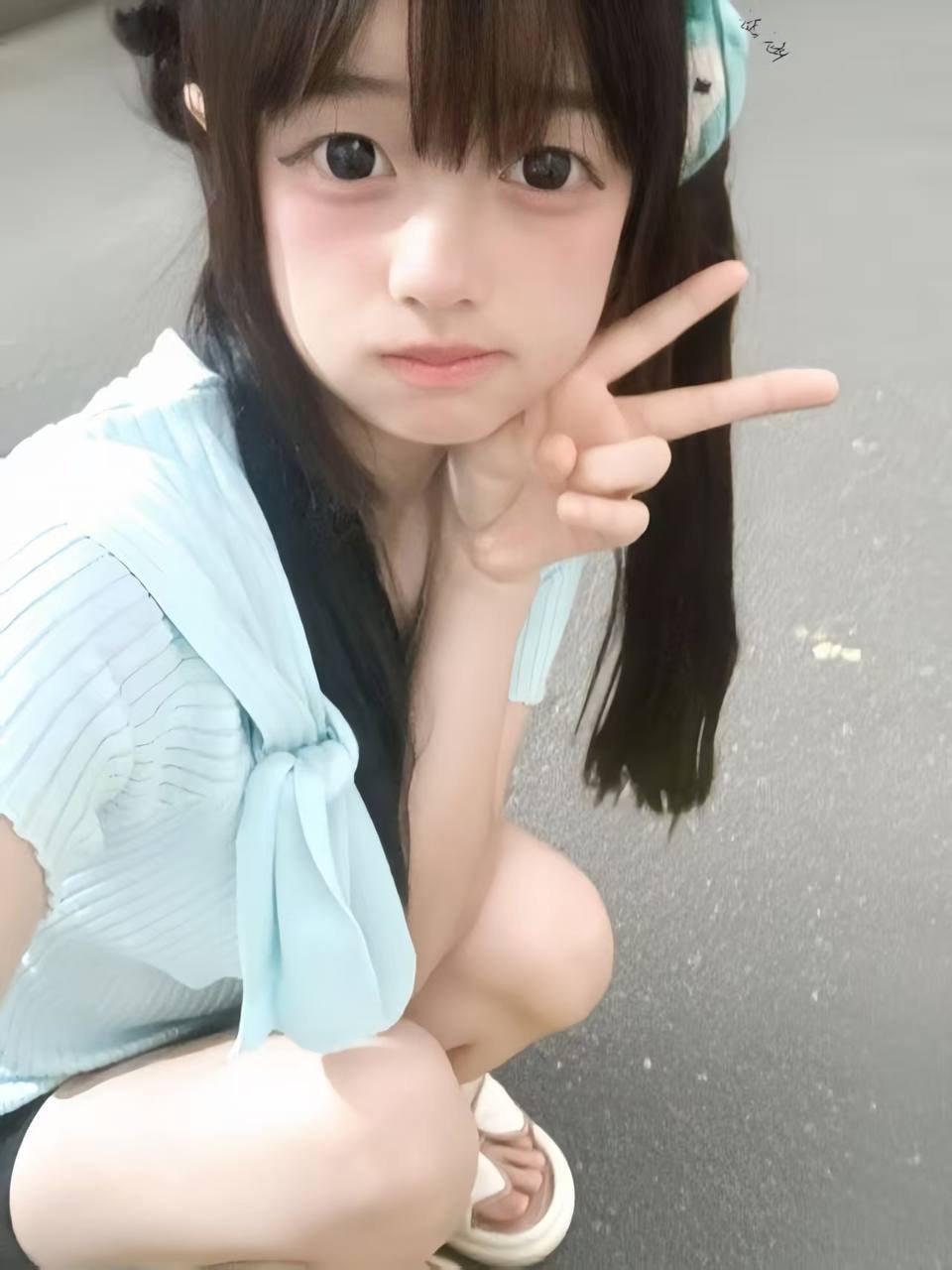 154098