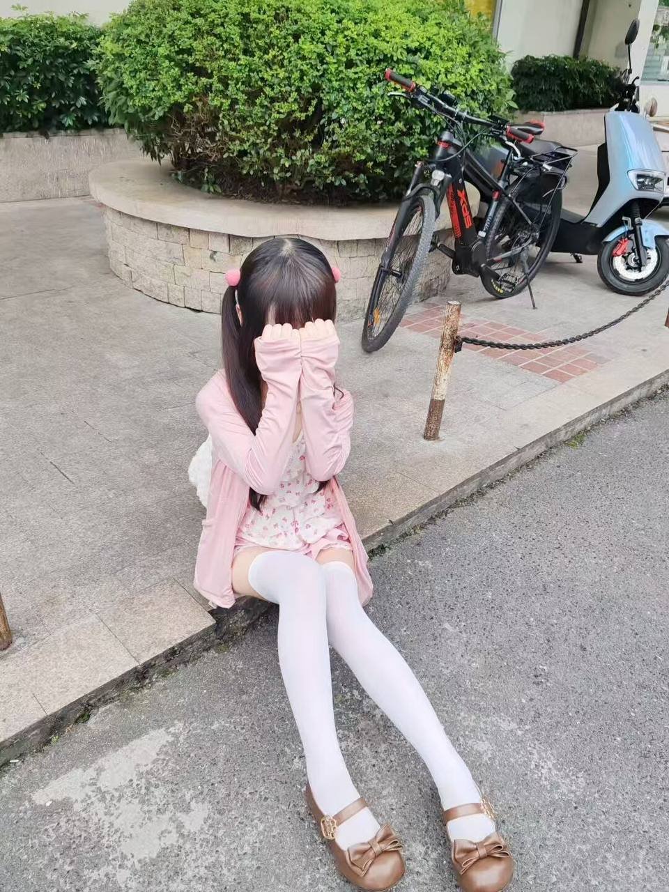 154239