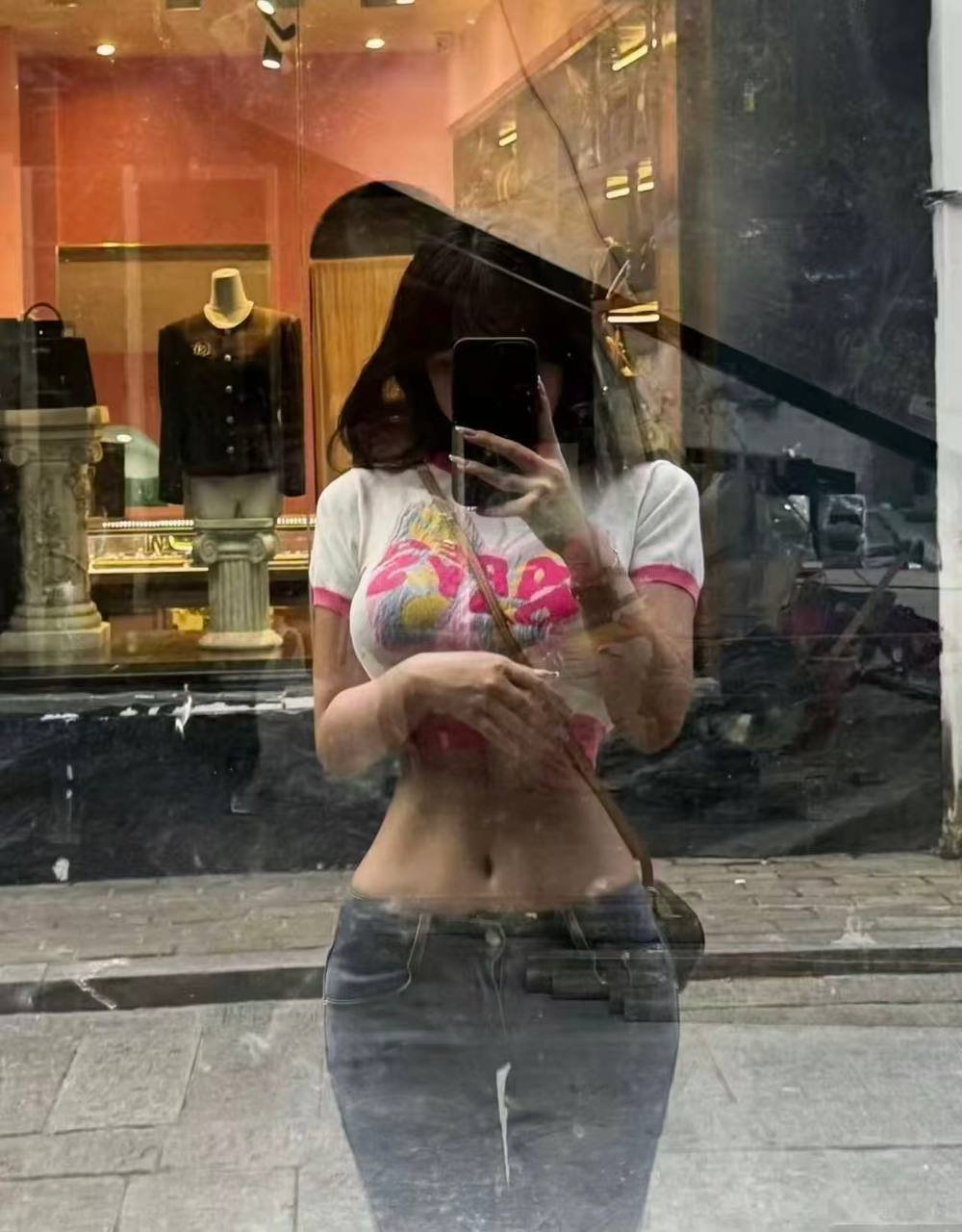 154275