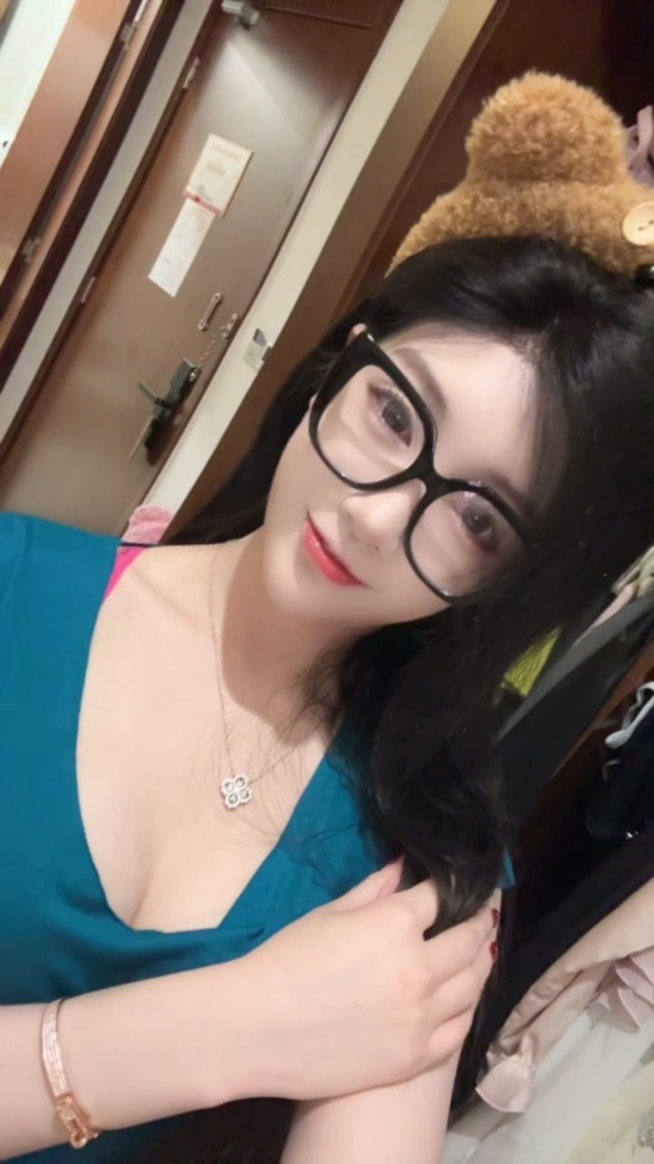 154582