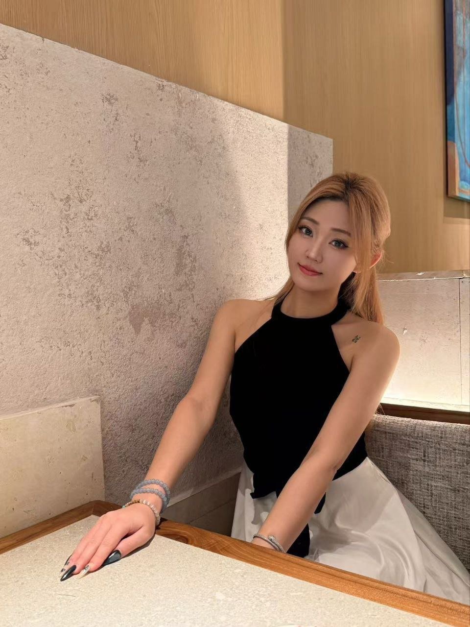 156023